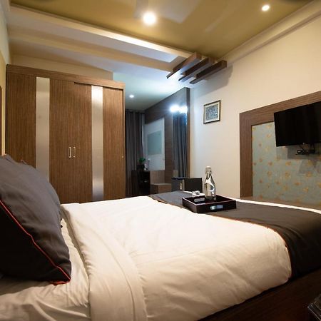 Oyo 79355 Collection O Hotel Adona Meenangadi Extérieur photo